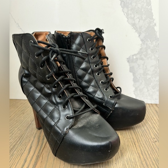 Charlotte Russe Black Quilted Faux Leather Boot Heels Booties Size 8 - Picture 3 of 12